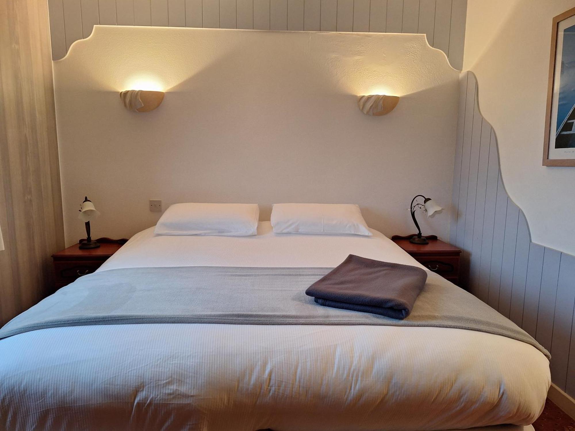Corthna Lodge Schull Exteriör bild